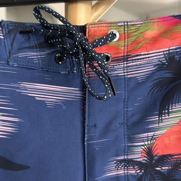 NWT Hurley Board Shorts Swim Phantom Quick Dry 4 Way Stretch Palm Tree Navy - Picture 3 of 11